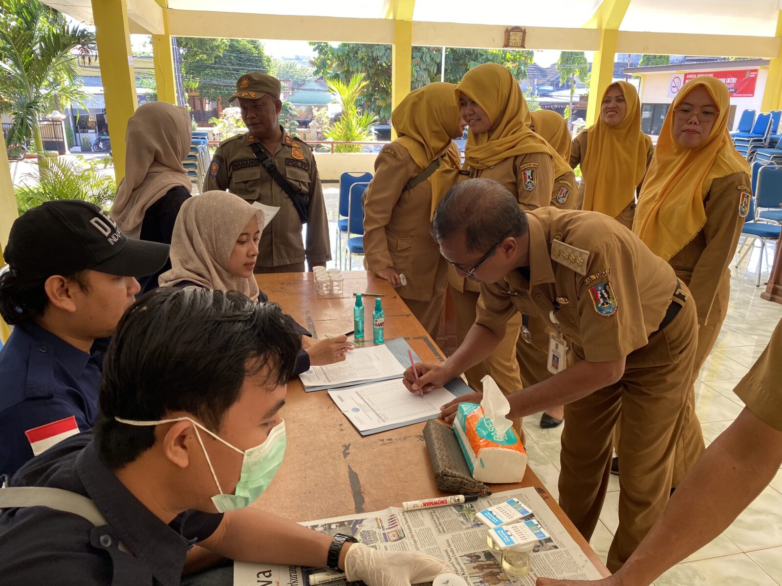 BNN Kabupaten Tuban Gelar Tes Urine di Kecamatan Semanding untuk Deteksi Dini Penyalahgunaan Narkotika BNN Kabupaten Tuban Gelar Tes Urine di Kecamatan Semanding untuk Deteksi Dini Penyalahgunaan Narkotika