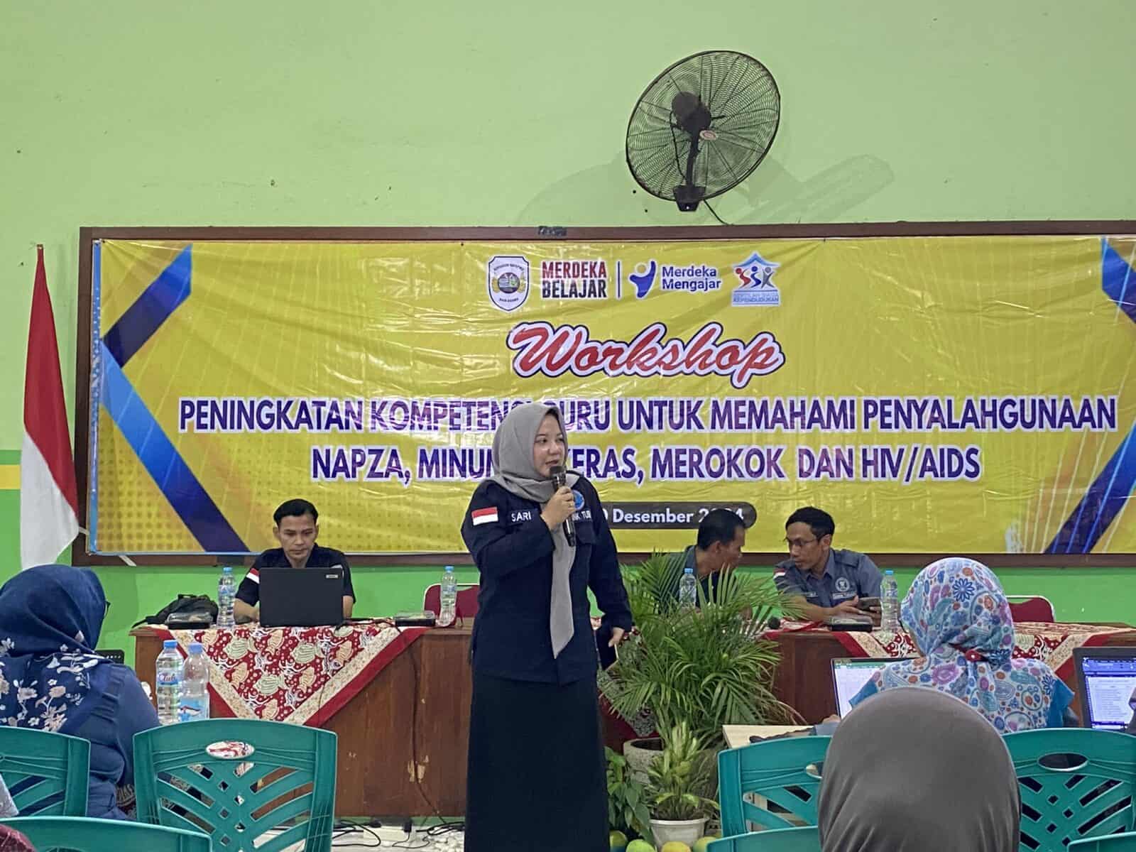 BNN Kab. Tuban Sosialisasi P4GN kepada Guru dan Deteksi Dini Tes Urine kepada Siswa-Siswi SMPN 6 Tuban. BNN Kab. Tuban Sosialisasi P4GN kepada Guru dan Deteksi Dini Tes Urine kepada Siswa-Siswi SMPN 6 Tuban.